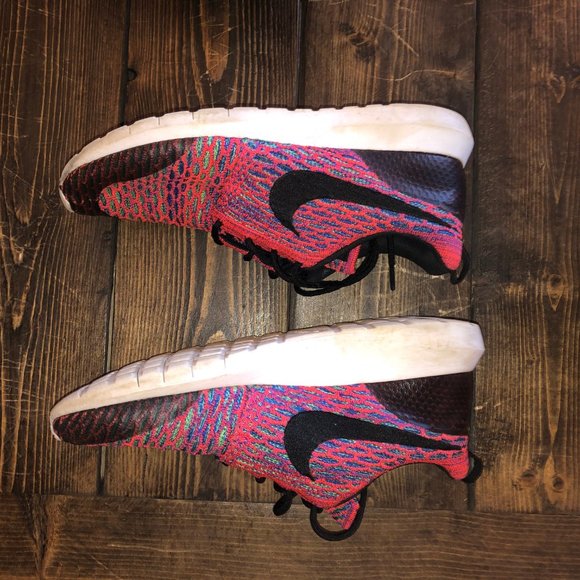 Nike Roshe Tennis Shoes - Picture 8 of 8